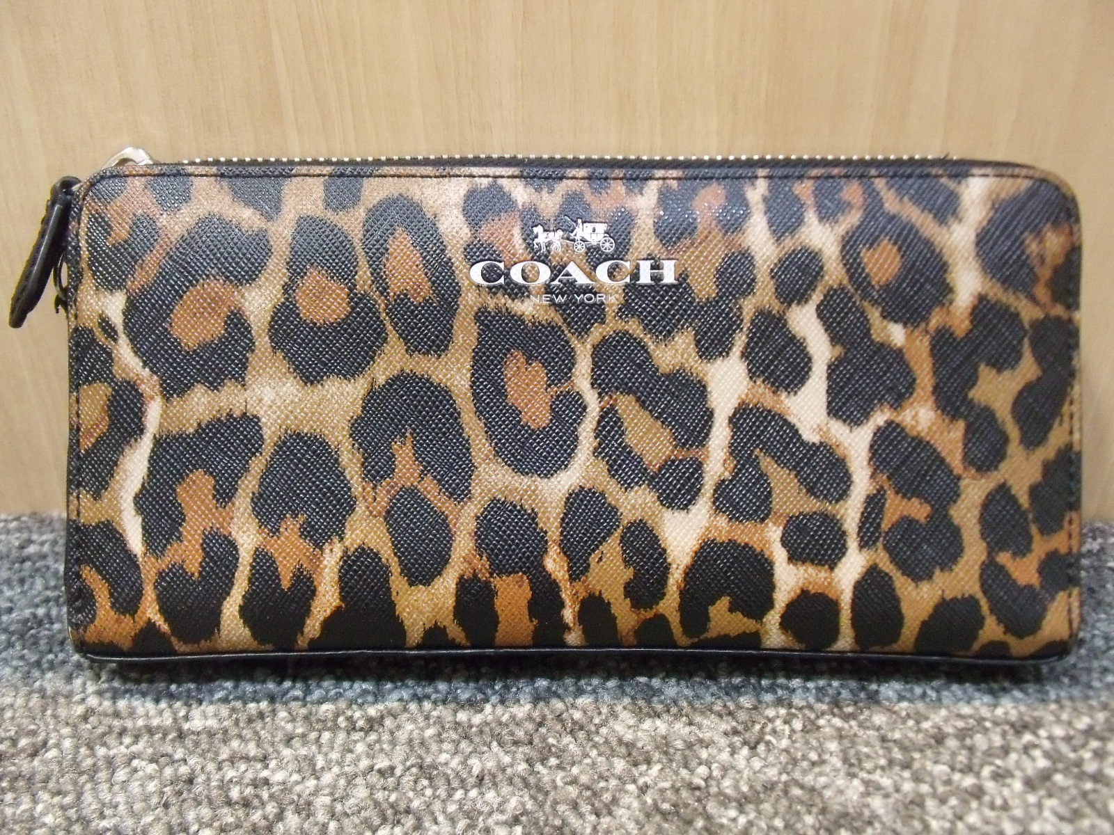 COACH 長財布 ヒョウ柄