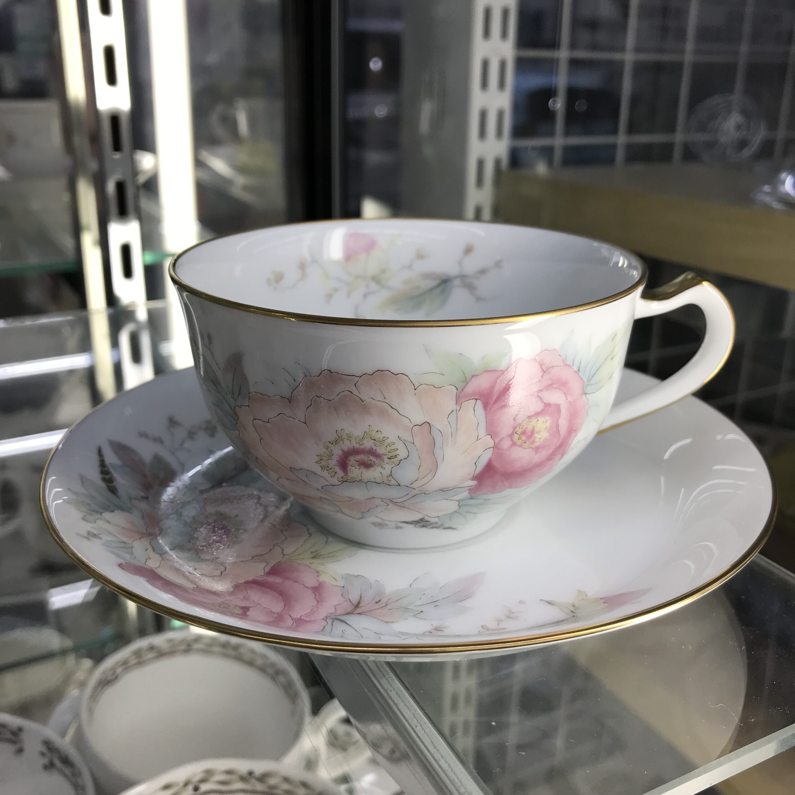 ノリタケ 大倉陶園 片葉金蝕 6客 ノリタケ 大倉陶園 片葉金蝕 6客