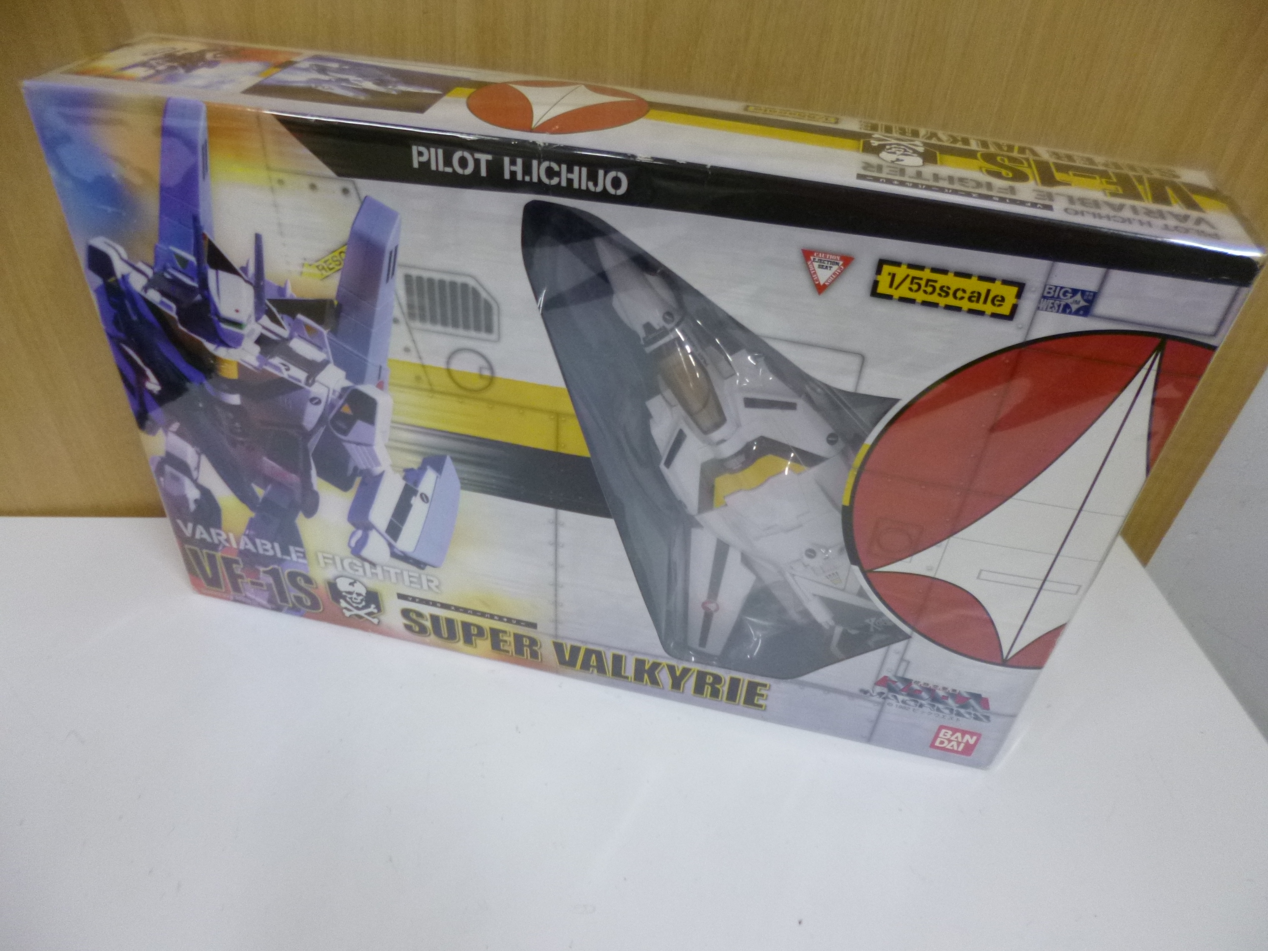 バンダイ 超時空要塞マクロス 1/55 VF-1S スーパーバルキリー 入荷